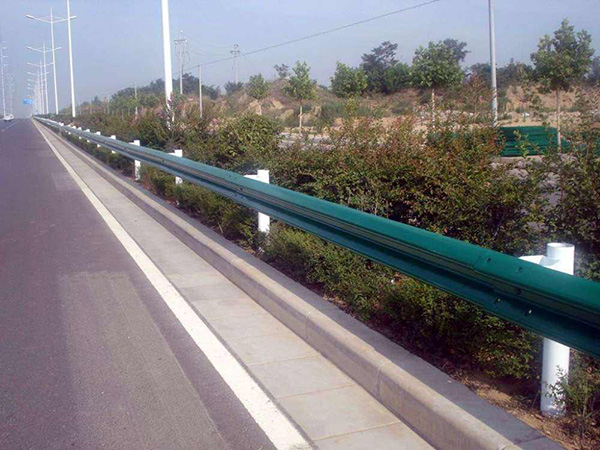 高速公路護(hù)欄網(wǎng)